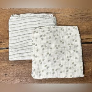 Lulujo Swaddles